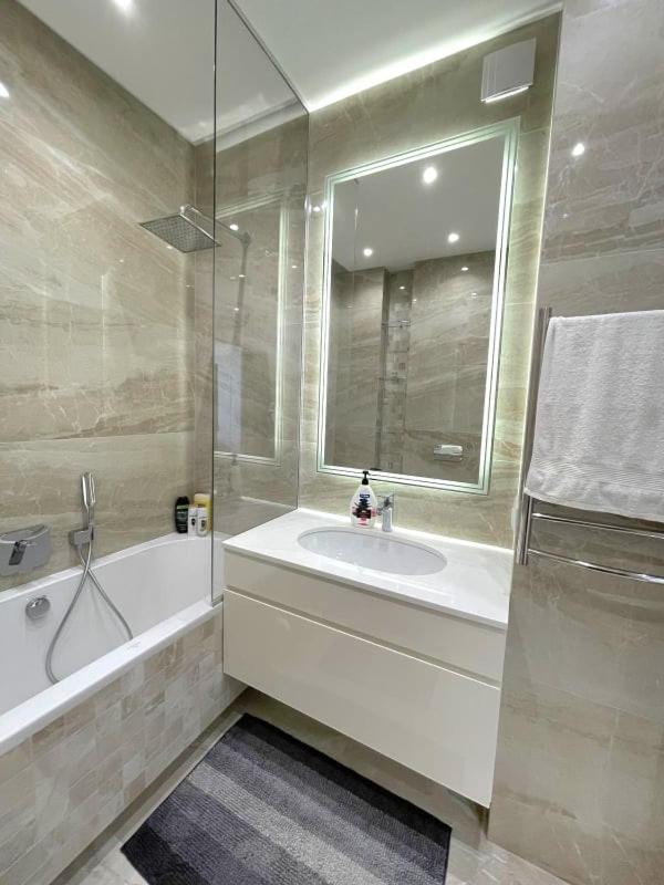 Vip Apartment 120M2 With Panoramic Windows, 22 Floor. Obolon Kyiv Exterior photo